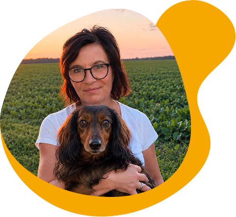 Susanne, Expertin für Pferde-, Hunde-, Katzen- und Kleintierversicherungen bei hey malu., mit ihrem Tier